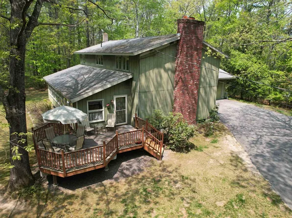 20 Brookview Terrace, Bedford, NH 03110