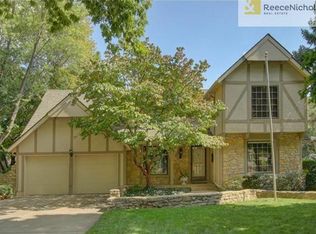 8741 Rosewood Dr, Prairie Village, KS 66207