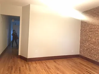 Rented by Rennit Inc.