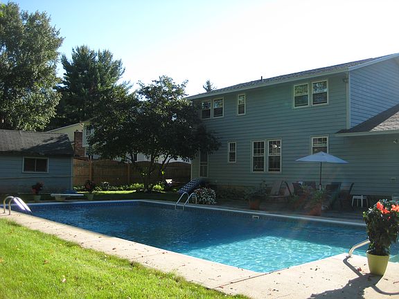 3rd image of 3932 Pawnee Dr