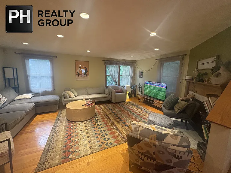 87 Pleasant St #1A — Photo 12