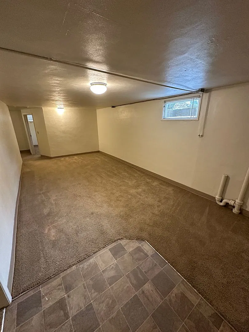 (487) 25th Street Duplex 2 Bdrm / 1 Bth w/ 2 living Rooms (Free Power) — Photo 3