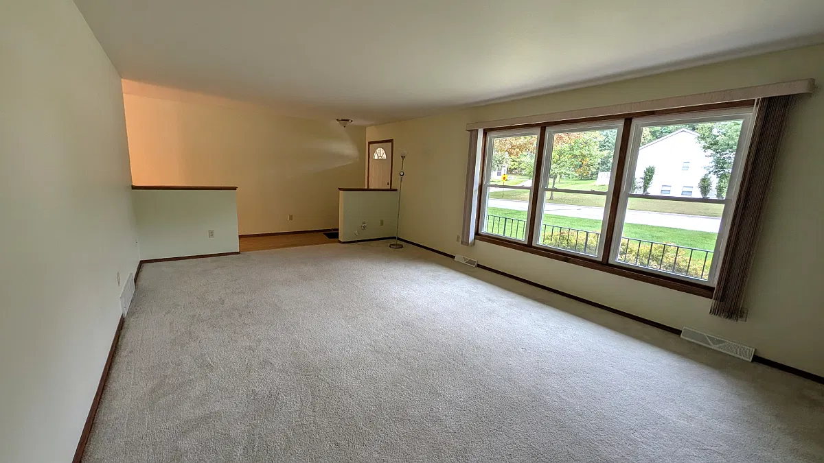 3 bed, 1632 sqft, $2,100 — Photo 4