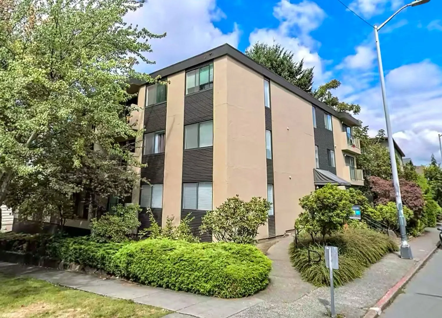 Twin Cedars Apartments — Photo 1