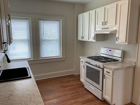 5th image of 1348 1/2 E Livingston Ave #A