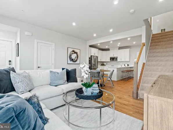 308 Awdry Way #A, Manassas, VA 20111