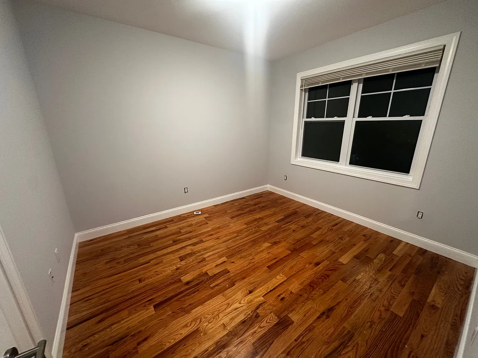 3 bed, 1.0 bath, 1100 sqft, $2,800 — Photo 3