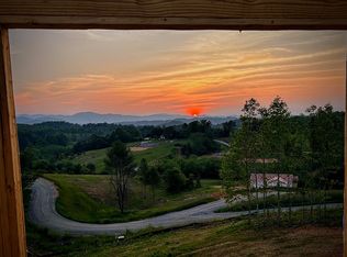 900 Morlin Acres Dr #19, Marshall, NC 28753