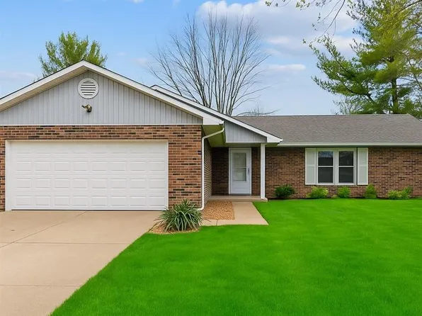 1201 S Walnut St, O'Fallon, IL 62269