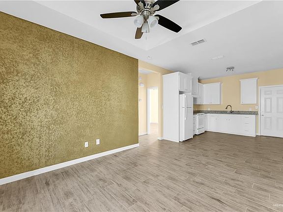 5th image of 1101 W Kohala Ave
