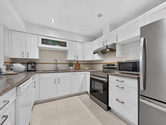 3rd image of 8031 General Currie Rd #8