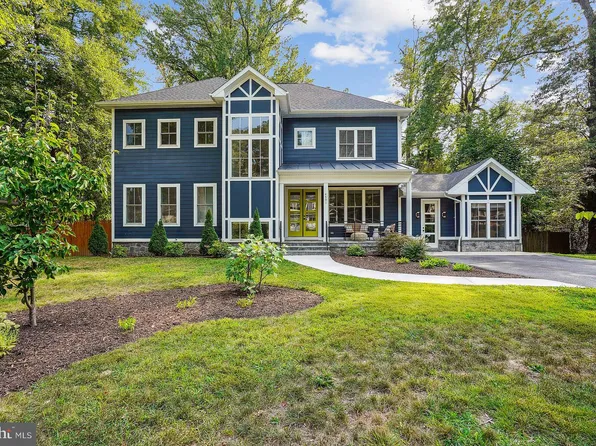 4501 Dolphin Ln, Alexandria, VA 22309