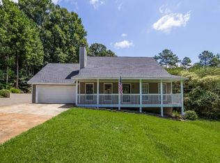 902 Steeple Chase Dr, Lawrenceville, GA 30044