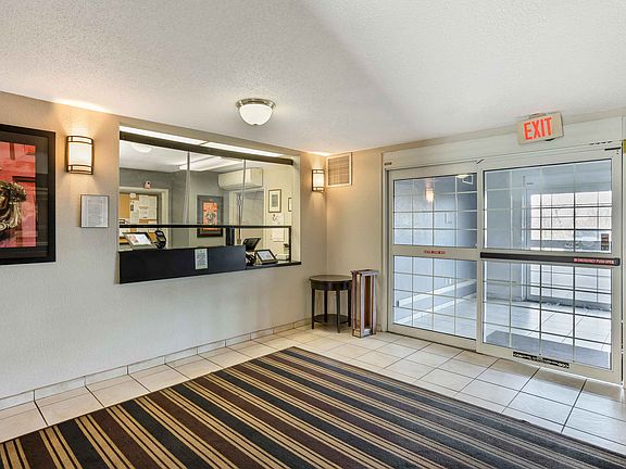 Lobby and Guest Check-in