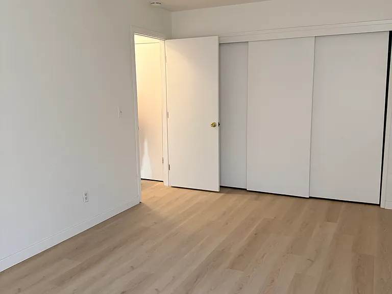 1343 Ford Ave — Photo 9