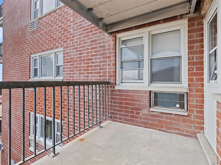 750 Shore Rd #2G — Photo 11
