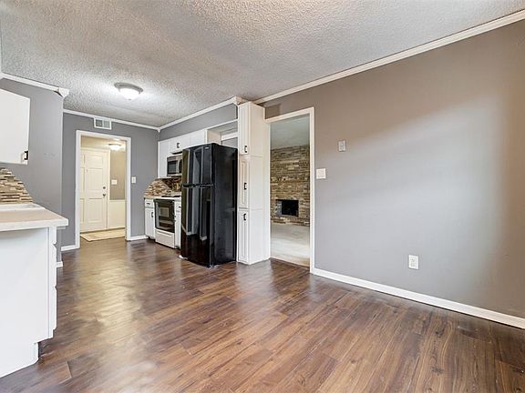 5th image of 1823 E Lindsey St APT 3