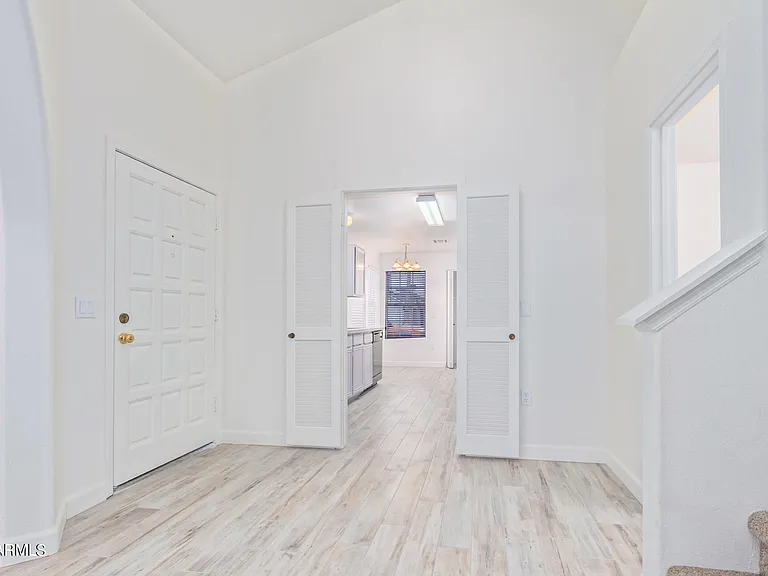 509 E Rimrock Dr — Photo 5