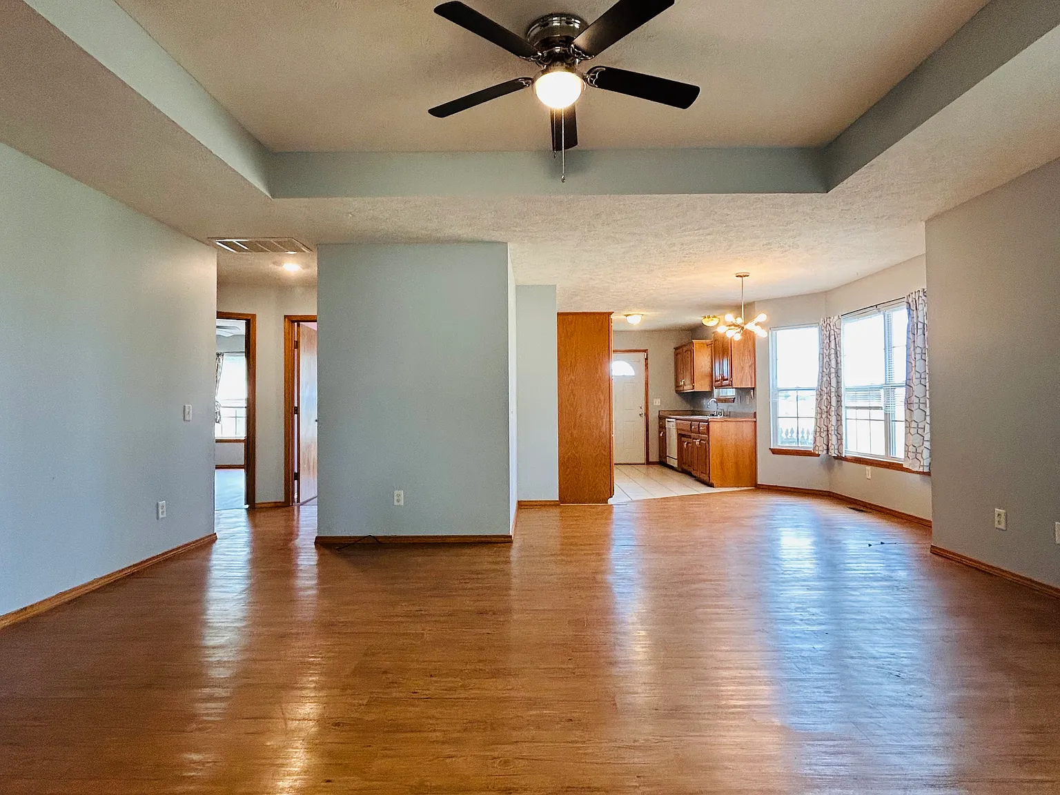 2 bed, 1200 sqft, $1,300 — Photo 4