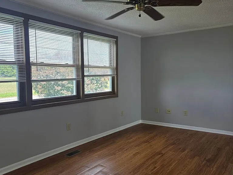 6172 Loe Rd — Photo 37