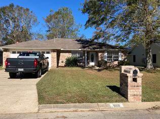 928 Broken Arrow Ln, Cantonment, FL 32533