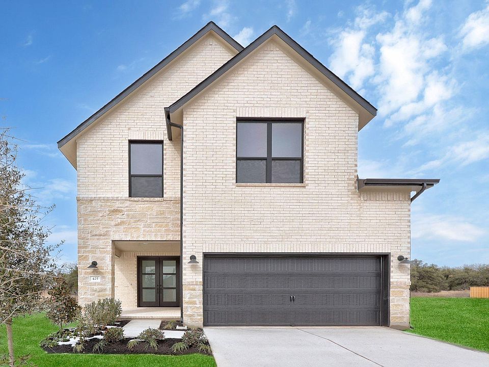 1st image of 425 Buckaroo Dr