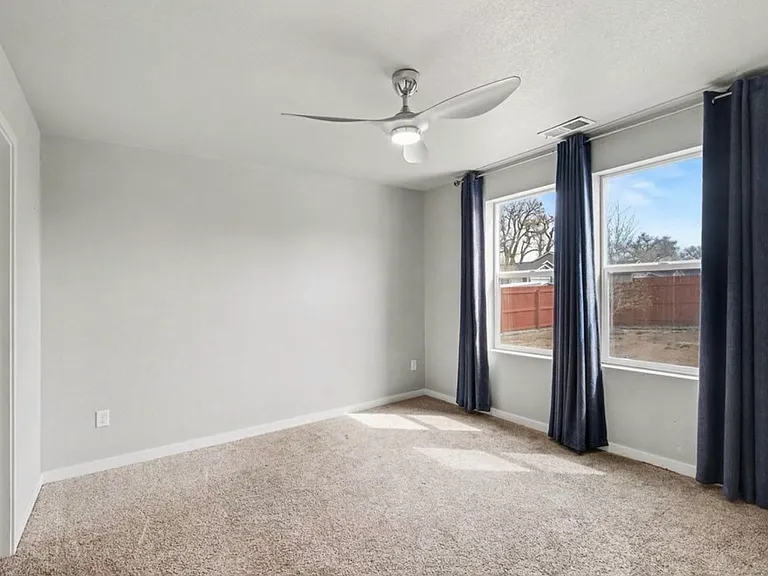 3208 Sandy Harbor Dr — Photo 14