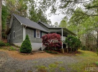 640 Rocky Knob Rd, Scaly Mountain, NC 28775