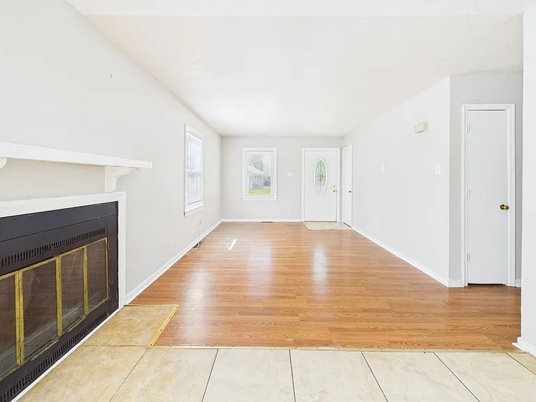 835 Winnetka Ave — Photo 6