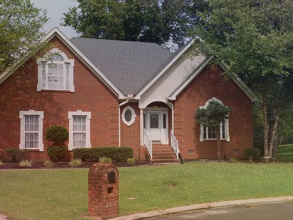 Welcome to 2918 Chato Ct in the beautiful Indian Hills subdi