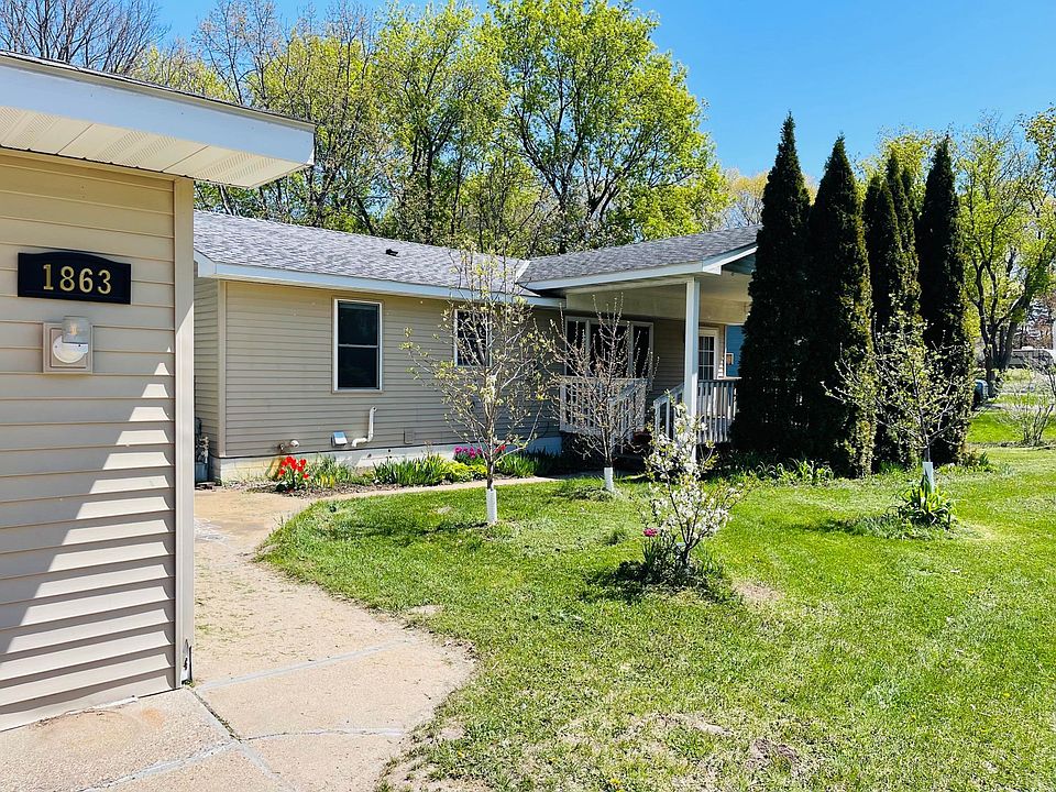 1st image of 1863 164th Ln NE