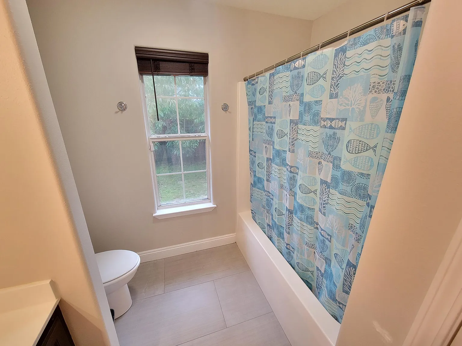 3 bed, 2.0 bath, 1832 sqft, $2,265 — Photo 4