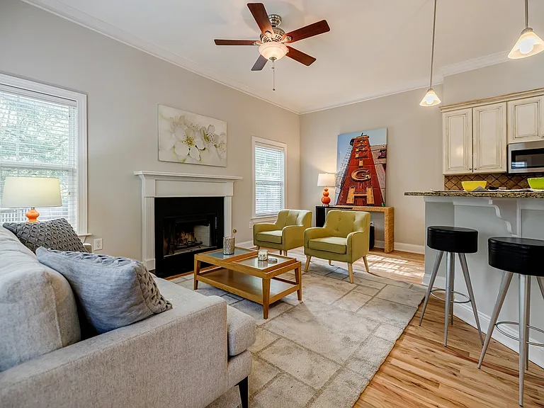 237 Carlyle Park Dr NE — Photo 10