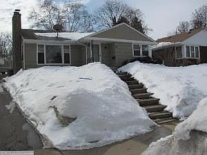1st image of 172 Stanley St E