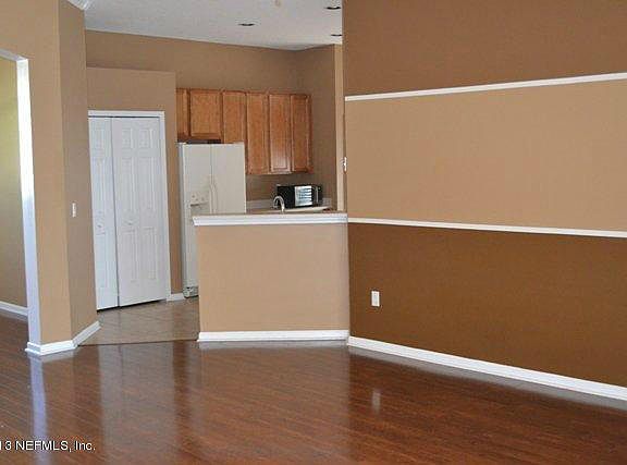 3rd image of 943 Brook Hollow Ct