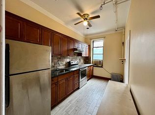 55 Driggs Ave #2R, Brooklyn, NY 11222