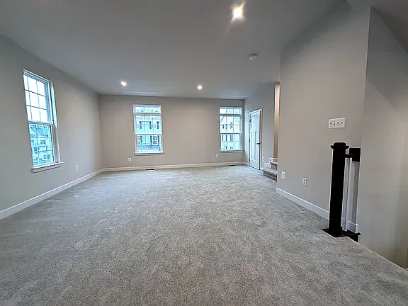 723 Kalmar Ln — Photo 23