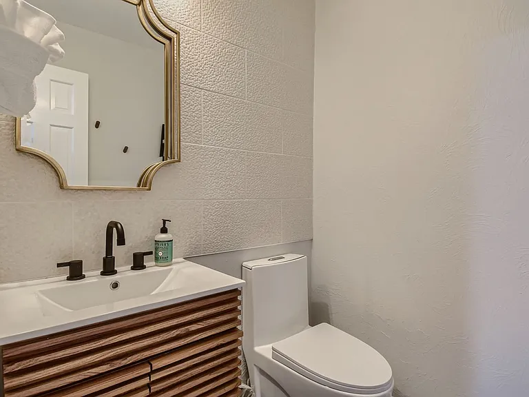 101 Hawn Dr — Photo 9