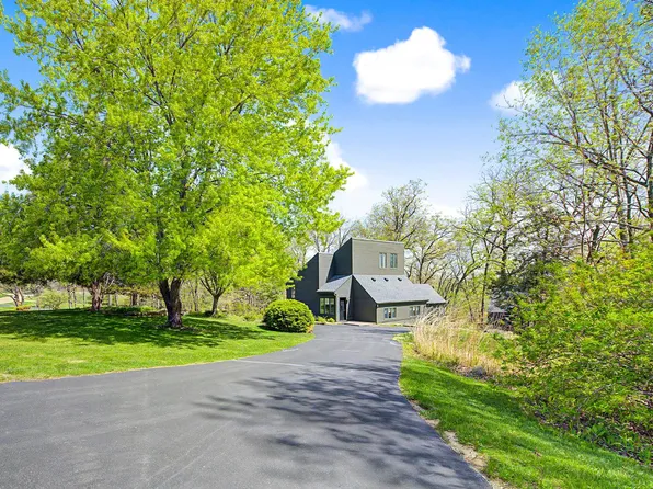 1131 N Clark Ln, Galena, IL 61036
