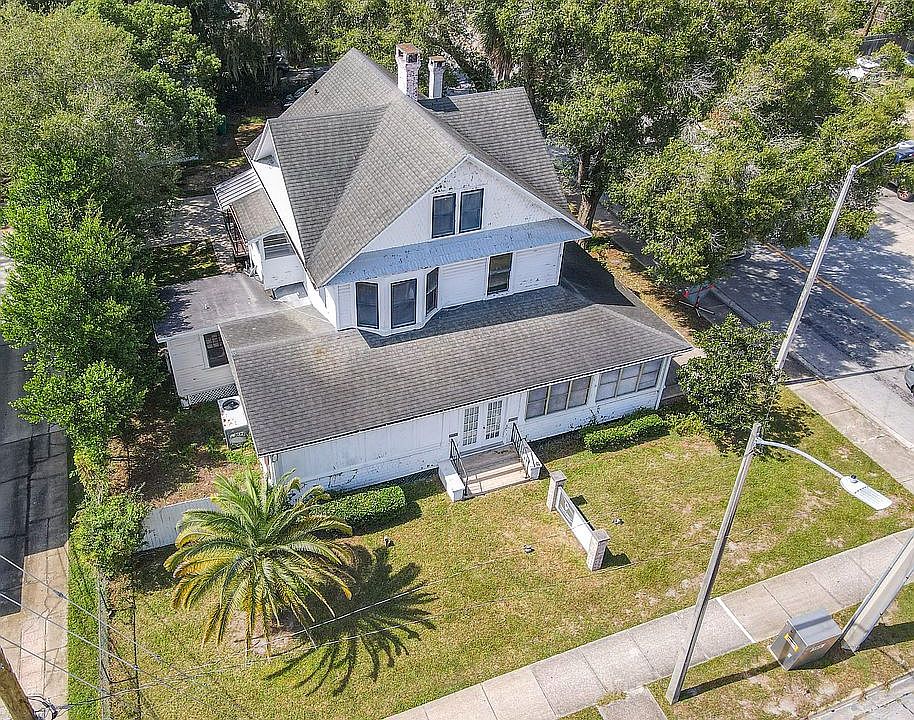 1st image of 302 S Woodland Blvd