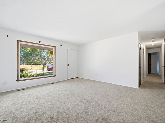 2nd image of 24320 Laing Rd