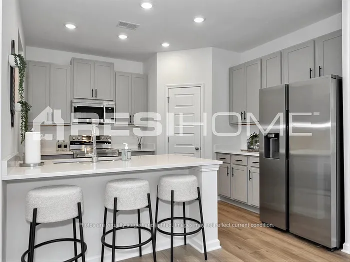 109 McGurn St — Photo 3