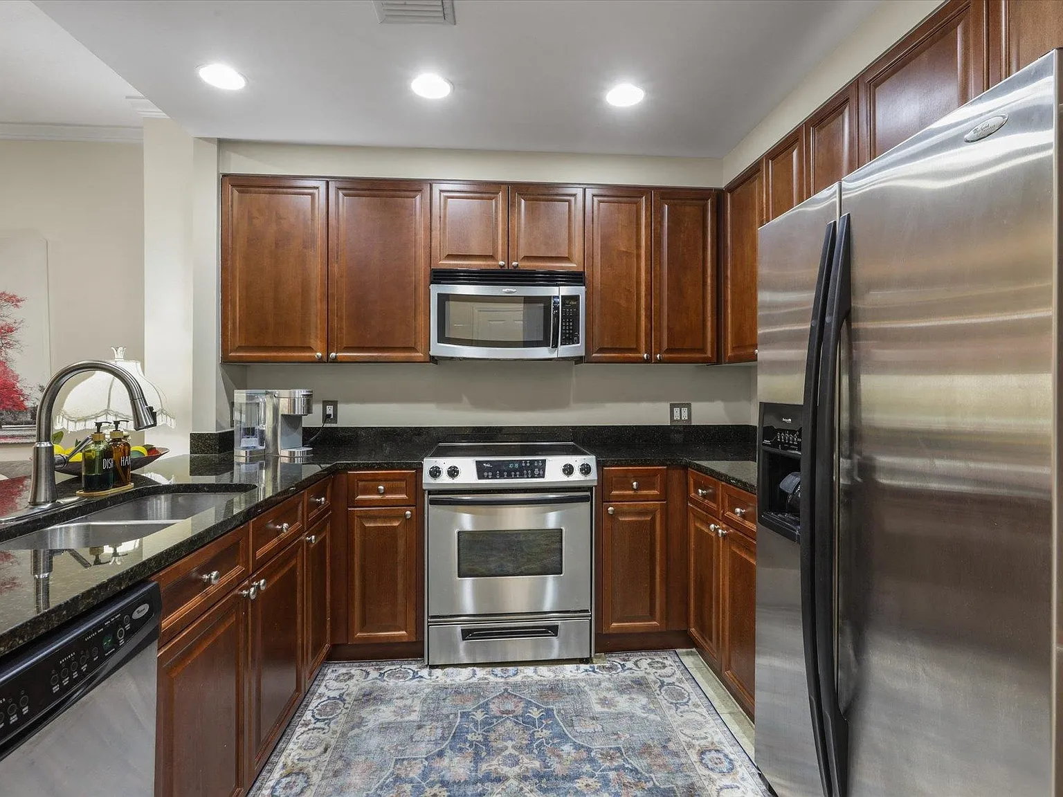 1 bed, 1.5 bath, 896 sqft, $3,000 — Photo 2