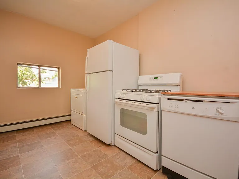 Kitchen/Breakfast Nook