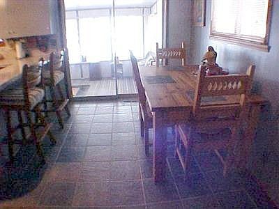 Breakfast Nook - Ceramic Floor
