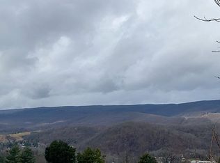 1201 College St, Narrows, VA 24124