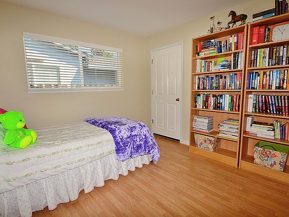 2nd image of 5240 Lilac Ave