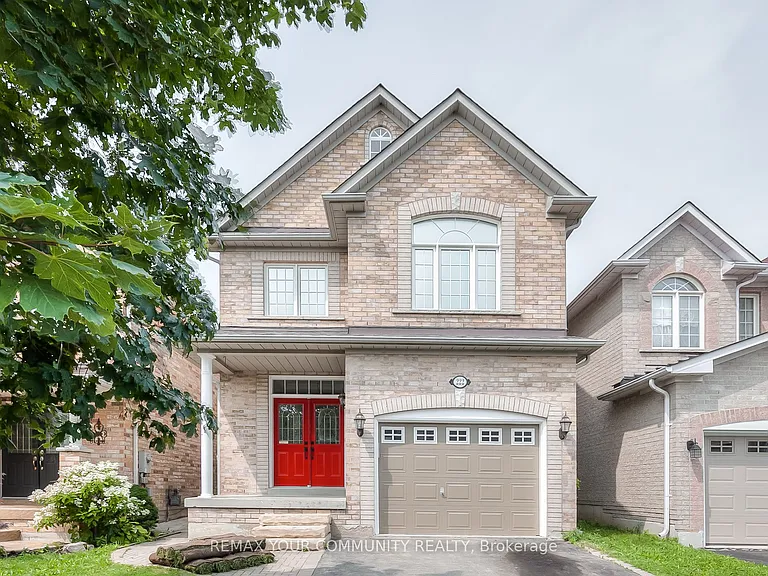 222 Kayla Cres #UPPER — Photo 1