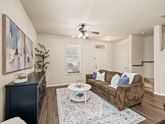 3rd image of 10616 Traymore Dr