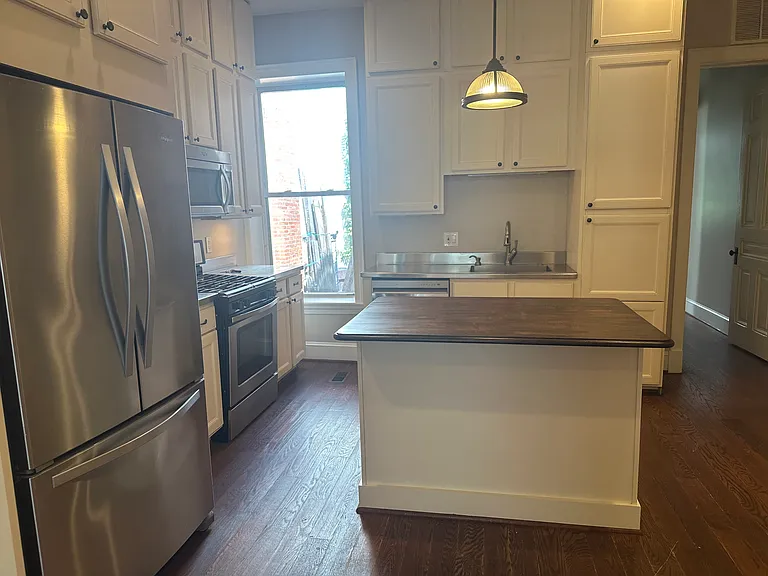 1245 Kenyon St NW #1 — Photo 4
